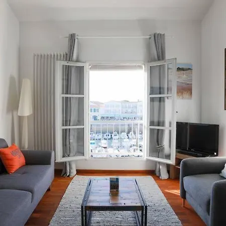 Sur L'ilot De St Martin Au Centre Du Port Vue Exceptionnelle ! *