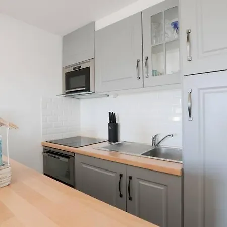 Sur L'ilot De St Martin Au Centre Du Port Vue Exceptionnelle ! * Saint-Martin-de-Ré